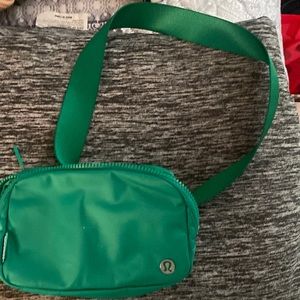 Lululemon Everywhere Belt Bag Kelly Green Like New Condition